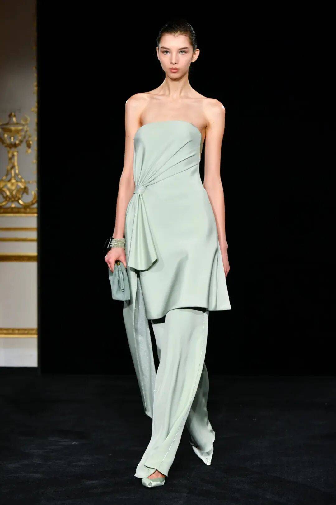 2026巴黎高定时装周落幕:荟萃全世界最美的衣服! 2026巴黎高定时装周落幕:荟萃全世界最美的衣服!