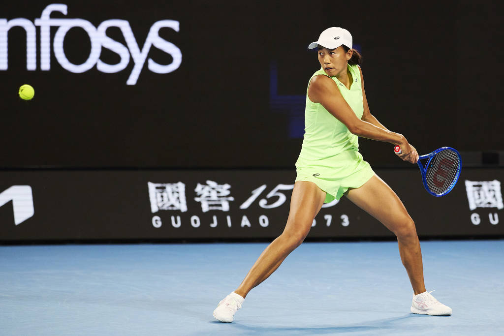 领奖台致敬前辈郑洁，张帅女双再夺冠藏着中国网球20年青春