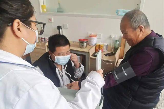 高血压病人出现5种情况，必须马上住院，否则生命可能有危险