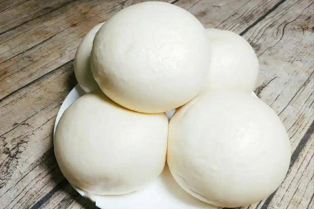 医生发现：频繁吃馒头的老人，用不了多久，身体或有这4大变化