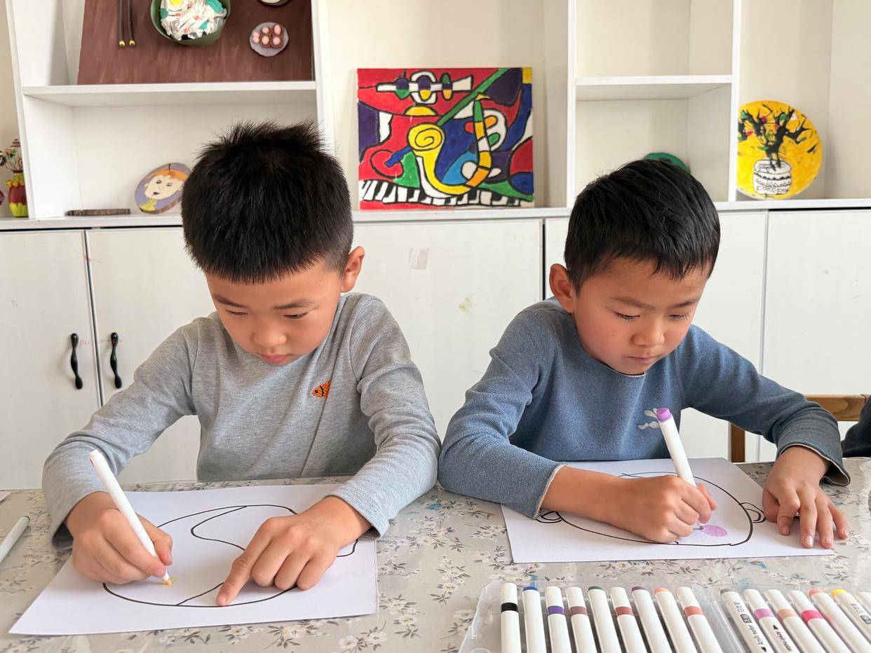 东营市东营区牛庄镇中心幼儿园开展“暖洋洋的火锅”绘画活动