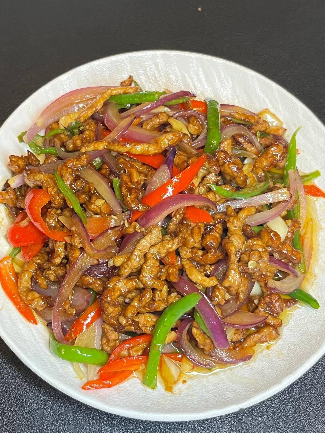 炒肉丝到底先腌肉?原来你做错了难怪发柴塞牙还不入味