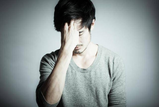 深圳48岁男子深夜脑出血离世，不吸烟不喝酒，妻子痛哭：我害了你