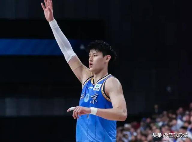 男篮集训锋线引担忧！没一个有持球能力，没王俊杰还是不行！