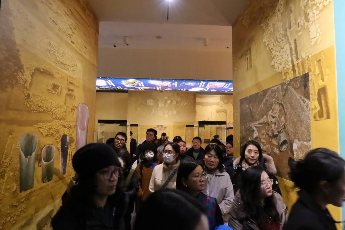 “玉文化与中华文明——中国历史研究院珍藏玉器展”开幕