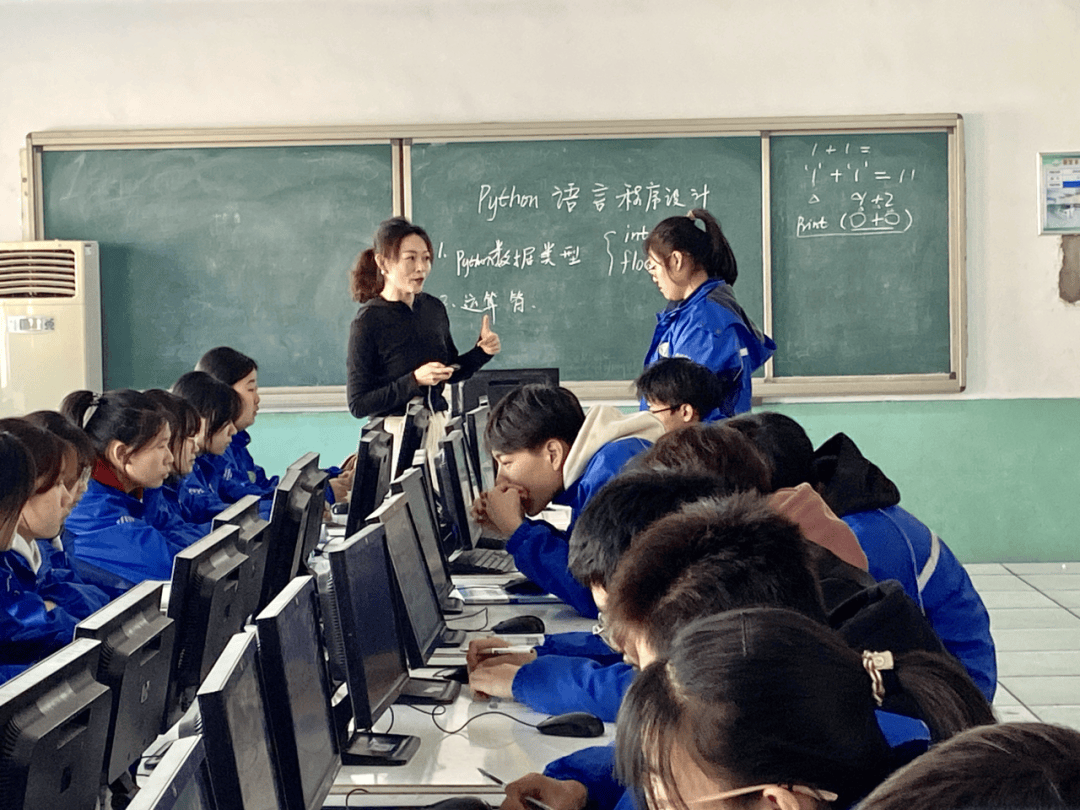 深耕信息沃土,培育时代新人