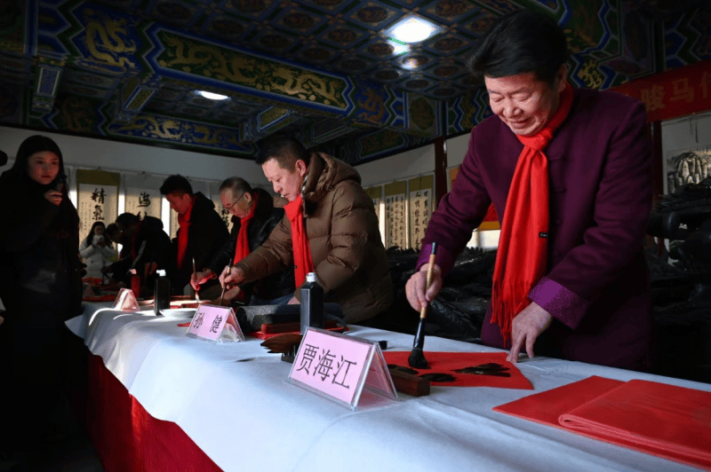 密云十位书法家冶仙塔下挥毫送“福”