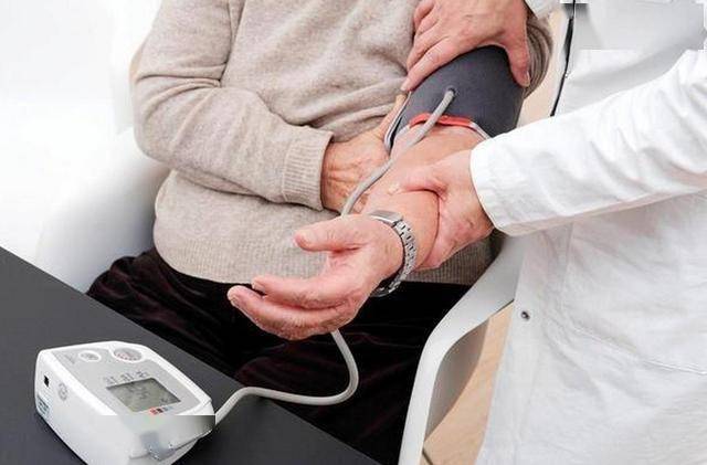 再这样吃降压药，肾就废了，医生表明：天冷吃降压药，要注意5点