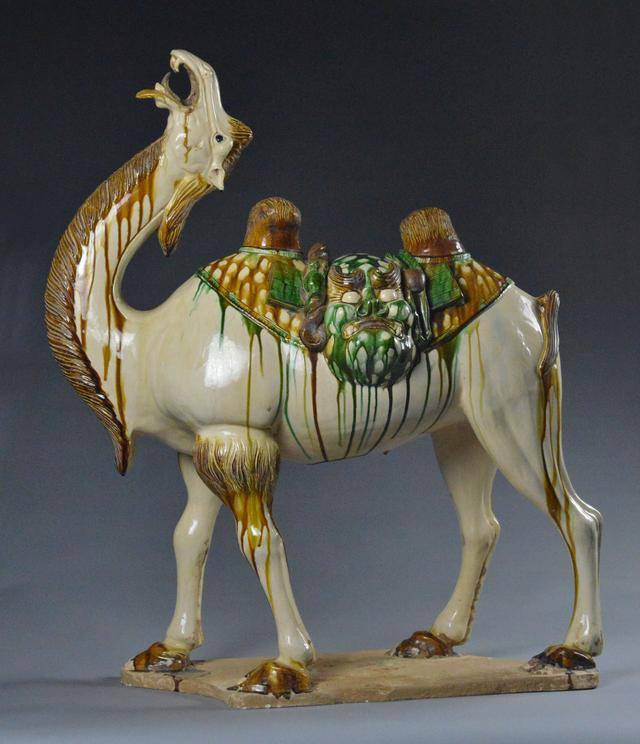 唐三彩作品欣赏：载丝驼（“高家三彩”）