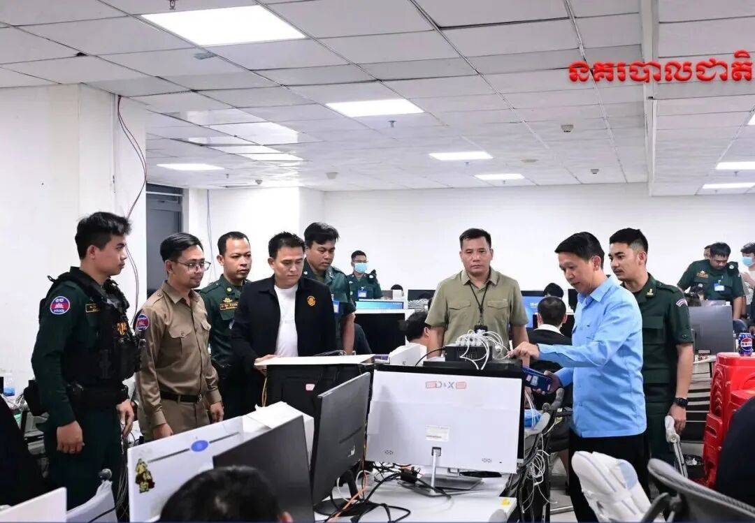 柬埔寨西港警方捣毁特大电诈窝点，抓获805名犯罪嫌疑人-华闻时空