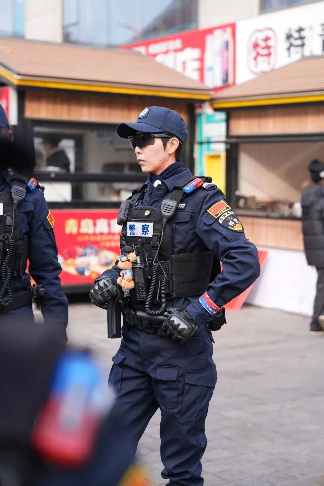 阀门钻孔孔距公式（全网刷屏！青岛“181女警”火了！“因为我身高181，所以代号181”）阀门多孔钻床，这都可以，