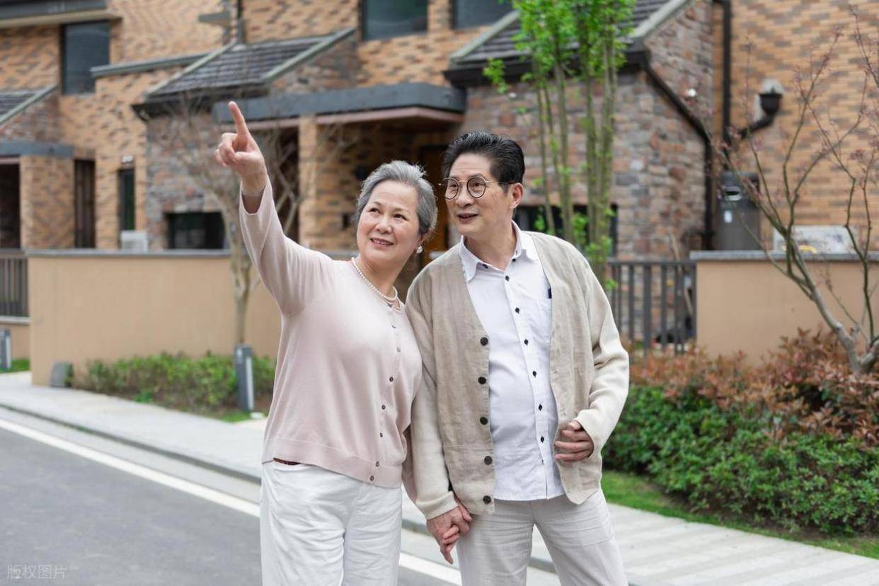 退休后才明白，当别人问退休金多少时，聪明人只回答“3句话”_对方_孩子_日子