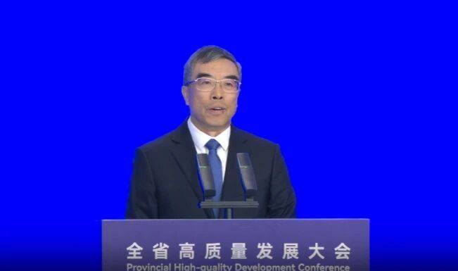 华为公司董事长梁华:华为去年销售收入超8800亿元