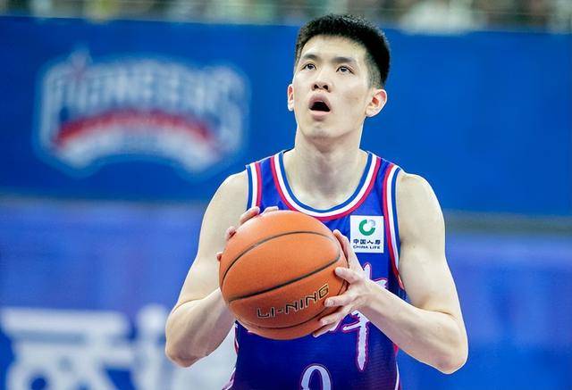 林庭谦谈中国男篮：后卫攻防均衡，内线很强，唯独没提到前锋