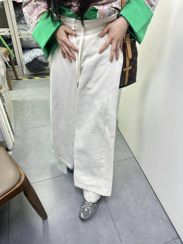 lululemon scuba裤清洗后严重缩水 维权遇阻品牌再陷质量争议(图2)