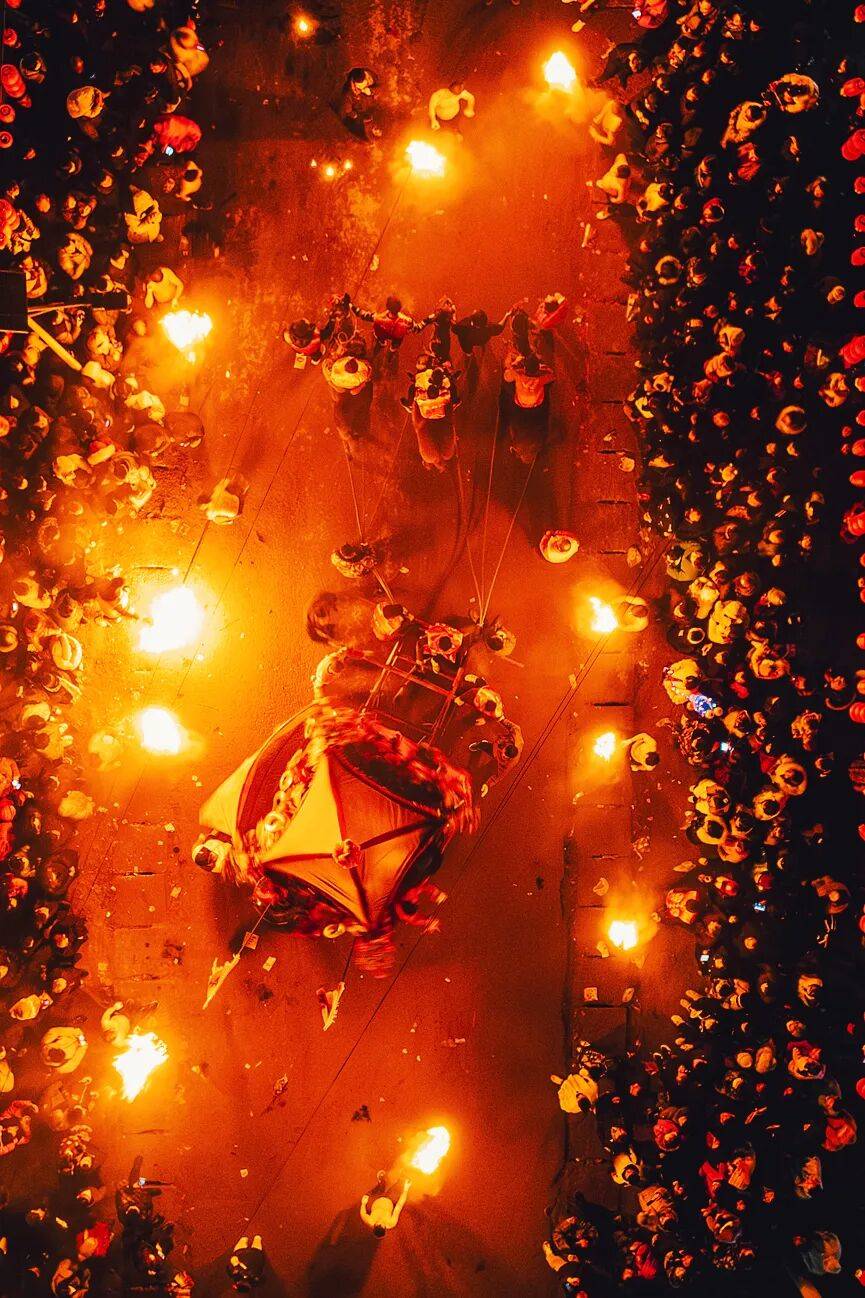 这么适合中国“社恐”体质的狂欢节，为什么在大西北？ -华闻时空