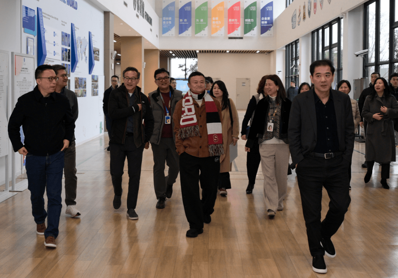 千问“灵魂人物”离职前夜，马云率管理层释放AI战略信号