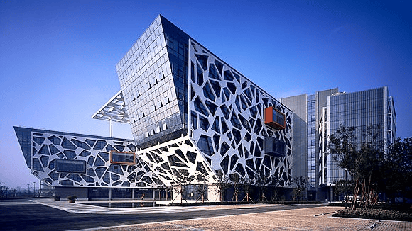 千问负责人林俊旸突然离职 阿里CEO吴泳铭向团队致歉