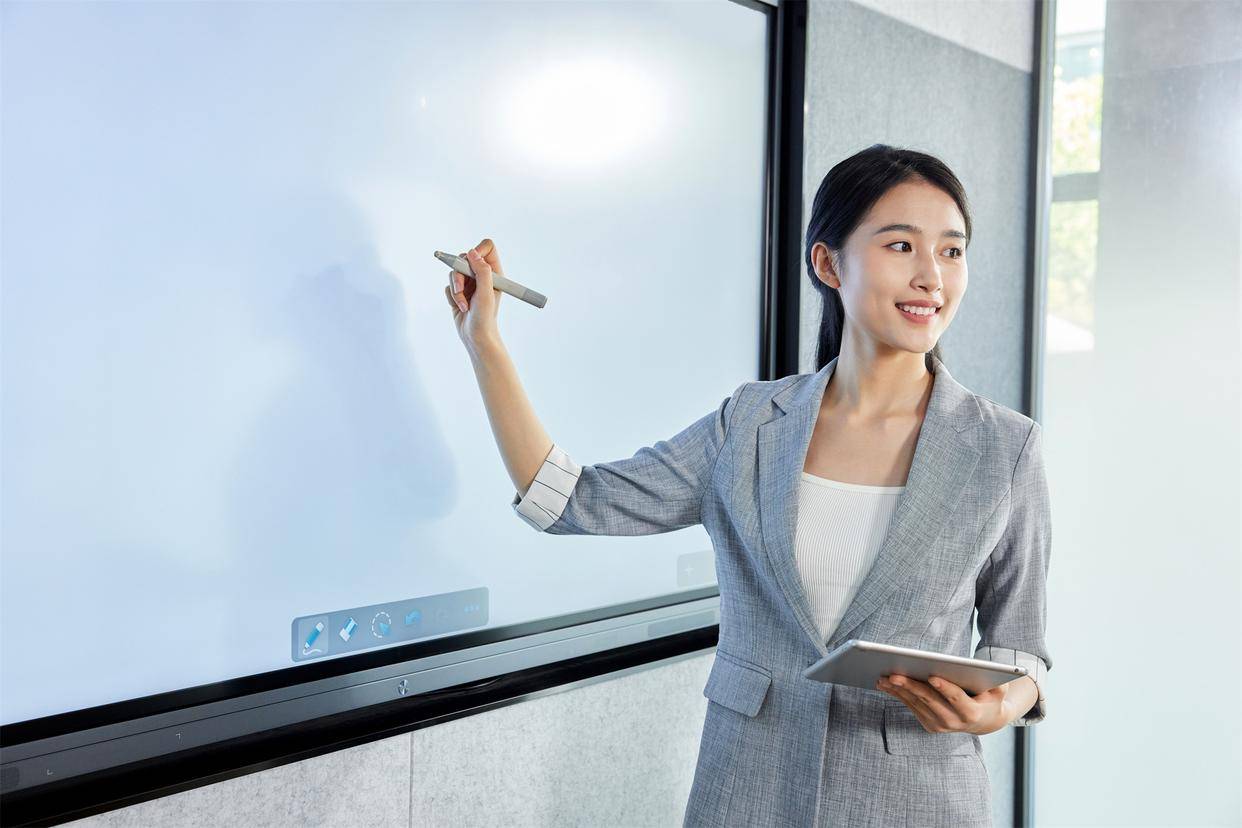 辽宁银丰拍卖公司被罚三年内禁止参加军采：因围