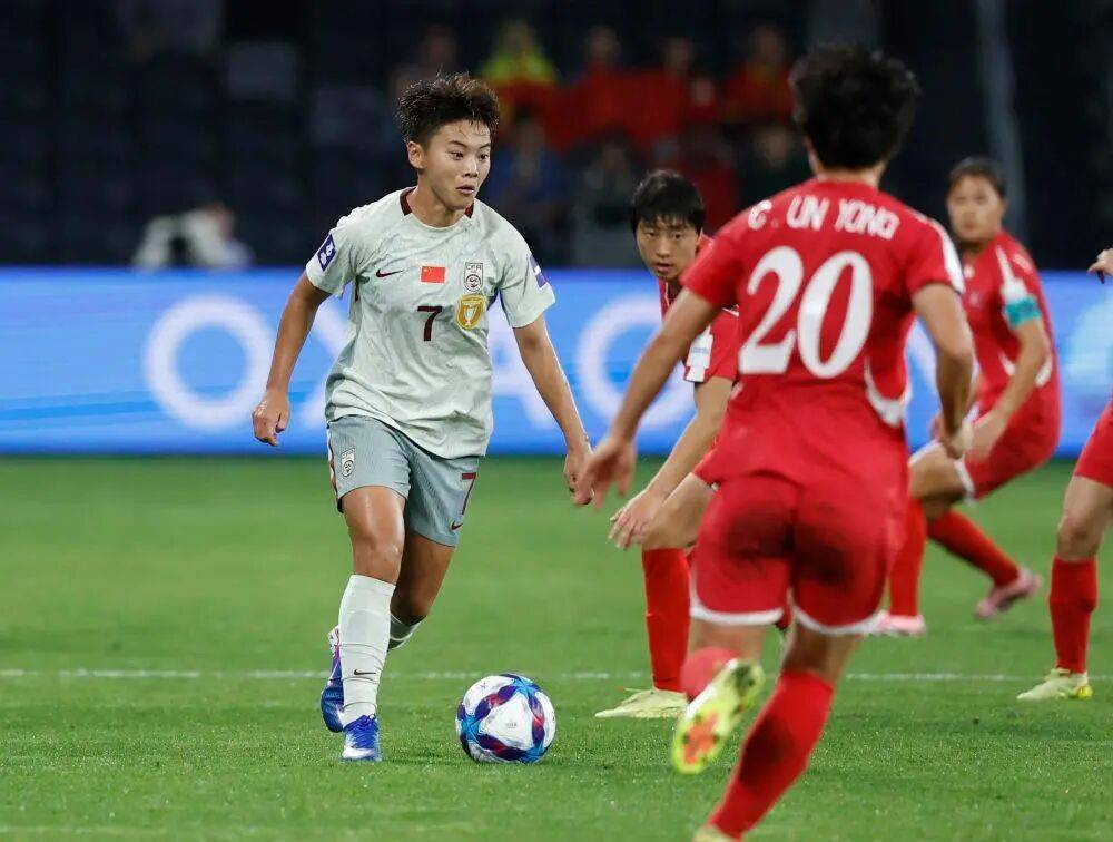 女足亚洲杯:中国2-1逆转朝鲜3战全胜获