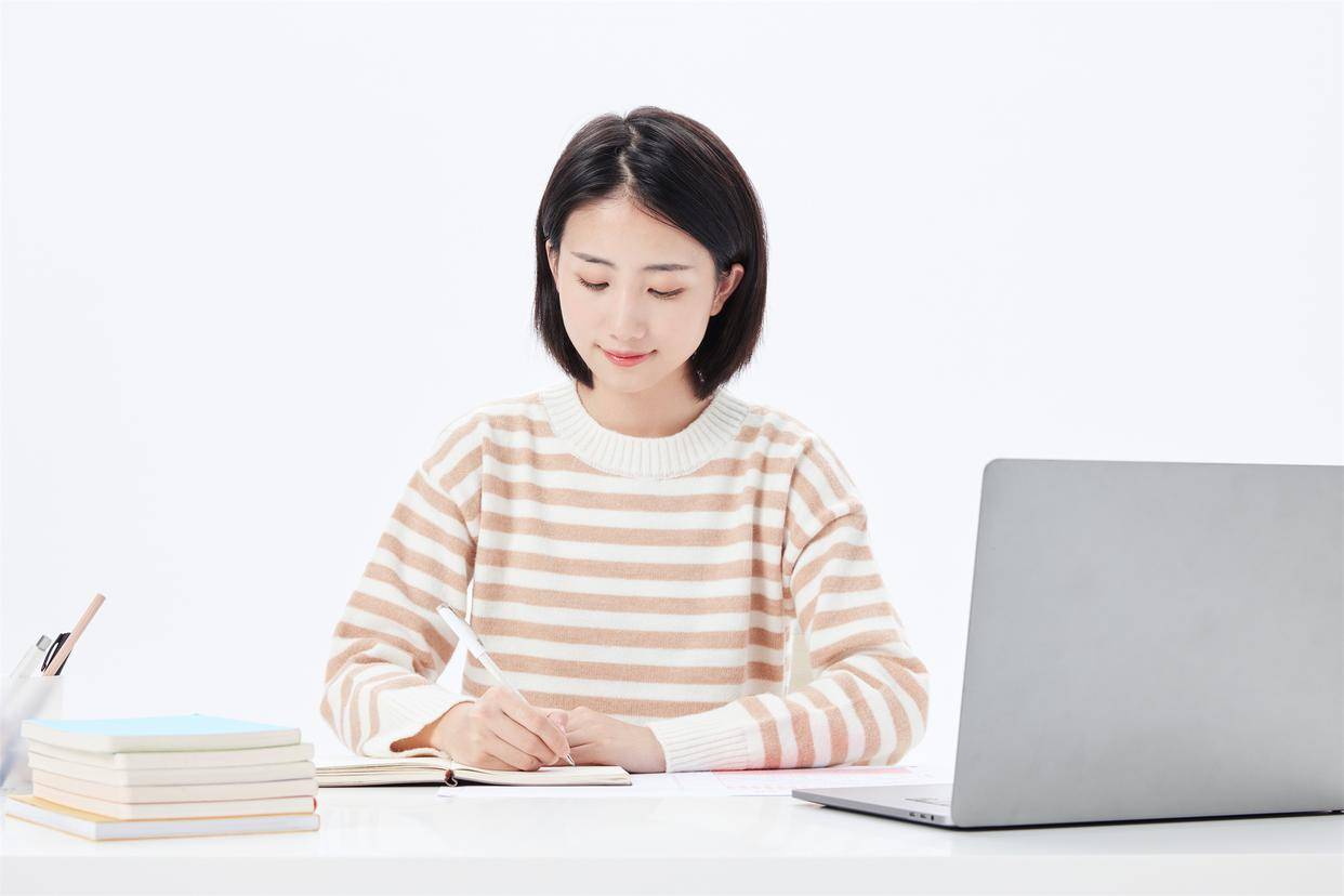 服务侵犯隐私、协议空白、息费过高 薇钱包