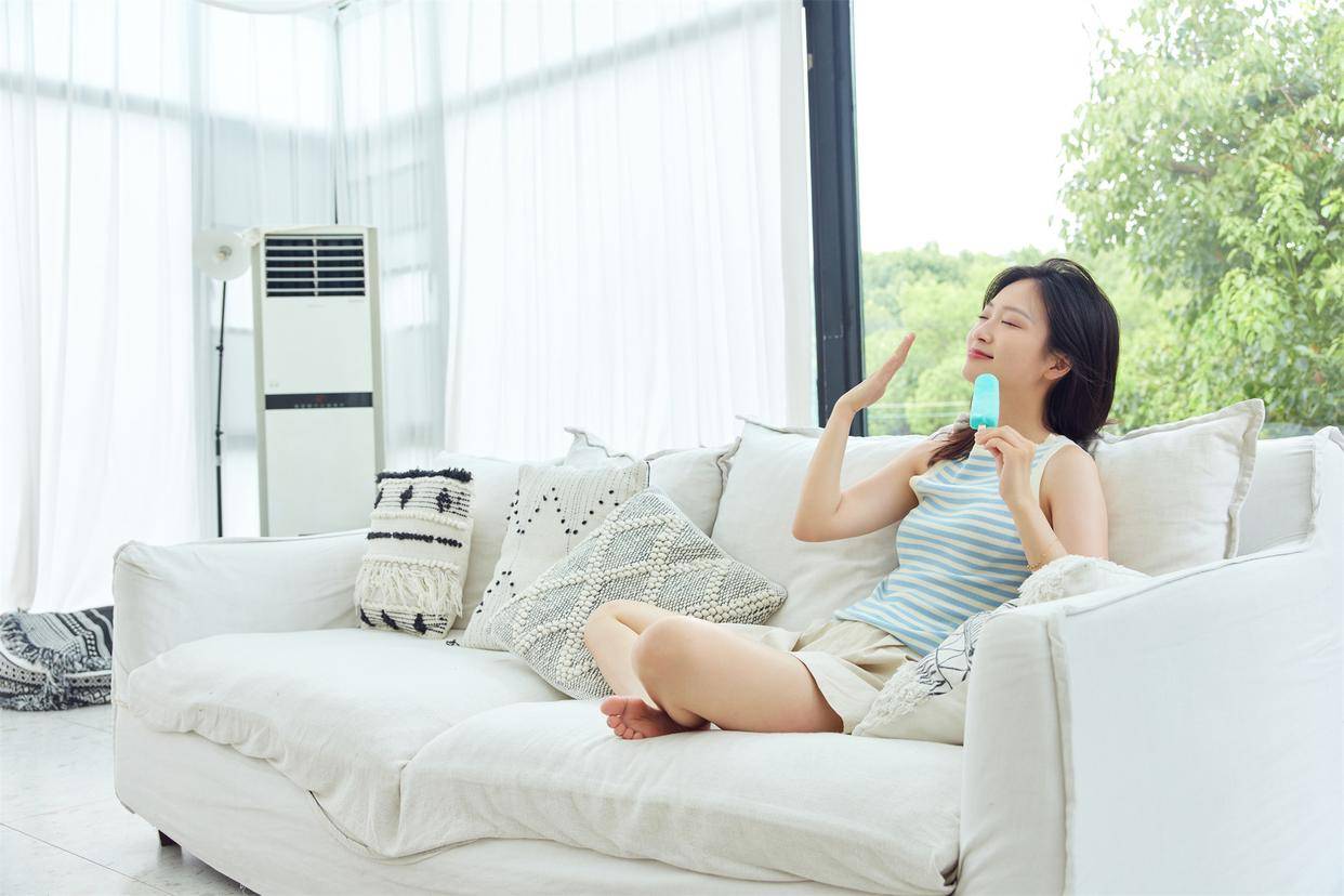 女子买3瓶SK-II眼霜保质期内先后变质 催