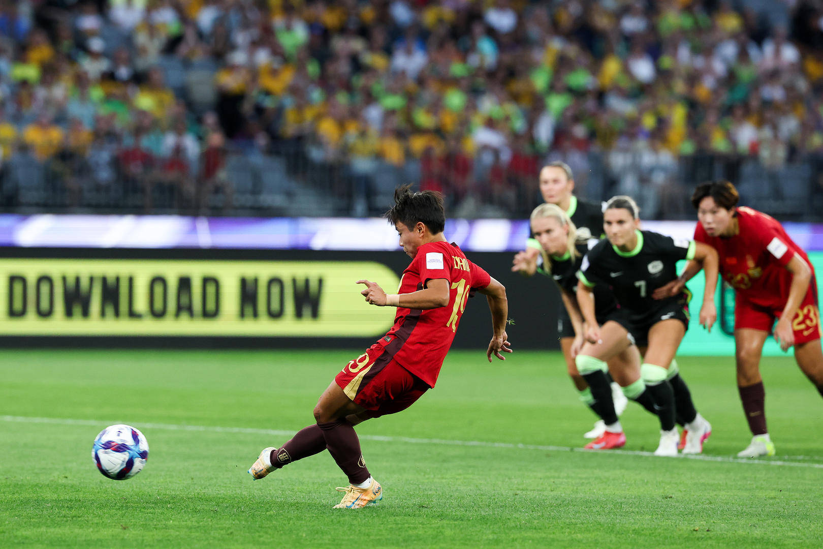 1比2不敌东道主，中国女足无缘亚洲杯决赛：有遗憾，也有收获