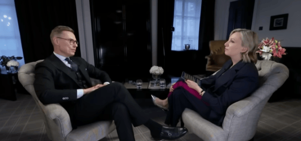 芬兰总统：特朗普的话北约得当真，印度可以参与调解-华闻时空