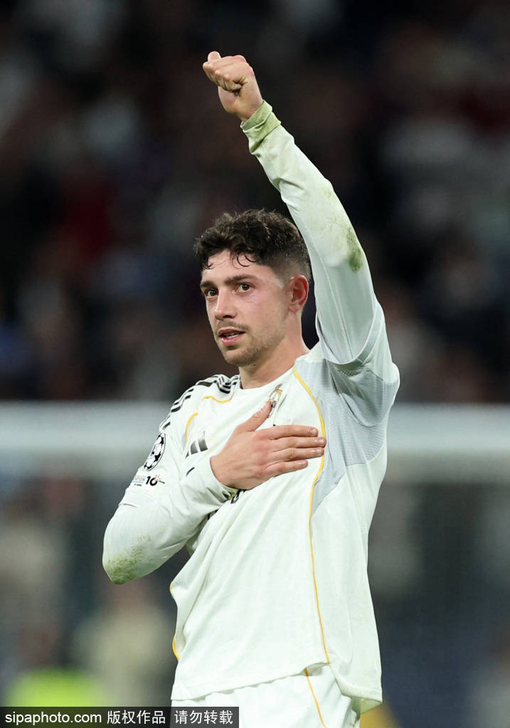 无谓的挑衅：维尼修斯在阿提哈德的“哭与噤声”庆祝如何点燃恩怨