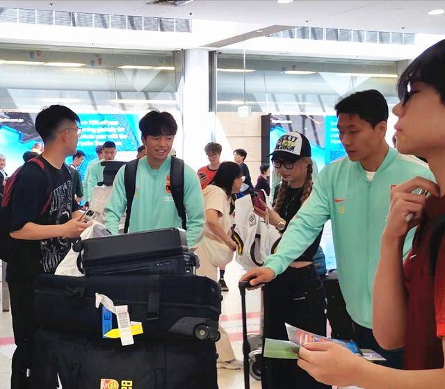 2点直播！国足战世界杯鱼腩队，邵佳一压力大，4名队长候选人出炉