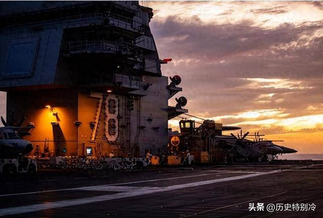 福特号战时哗变？航母刚靠岸，舰员禁止离舰，5700人全部调查？_美军_部署_大火