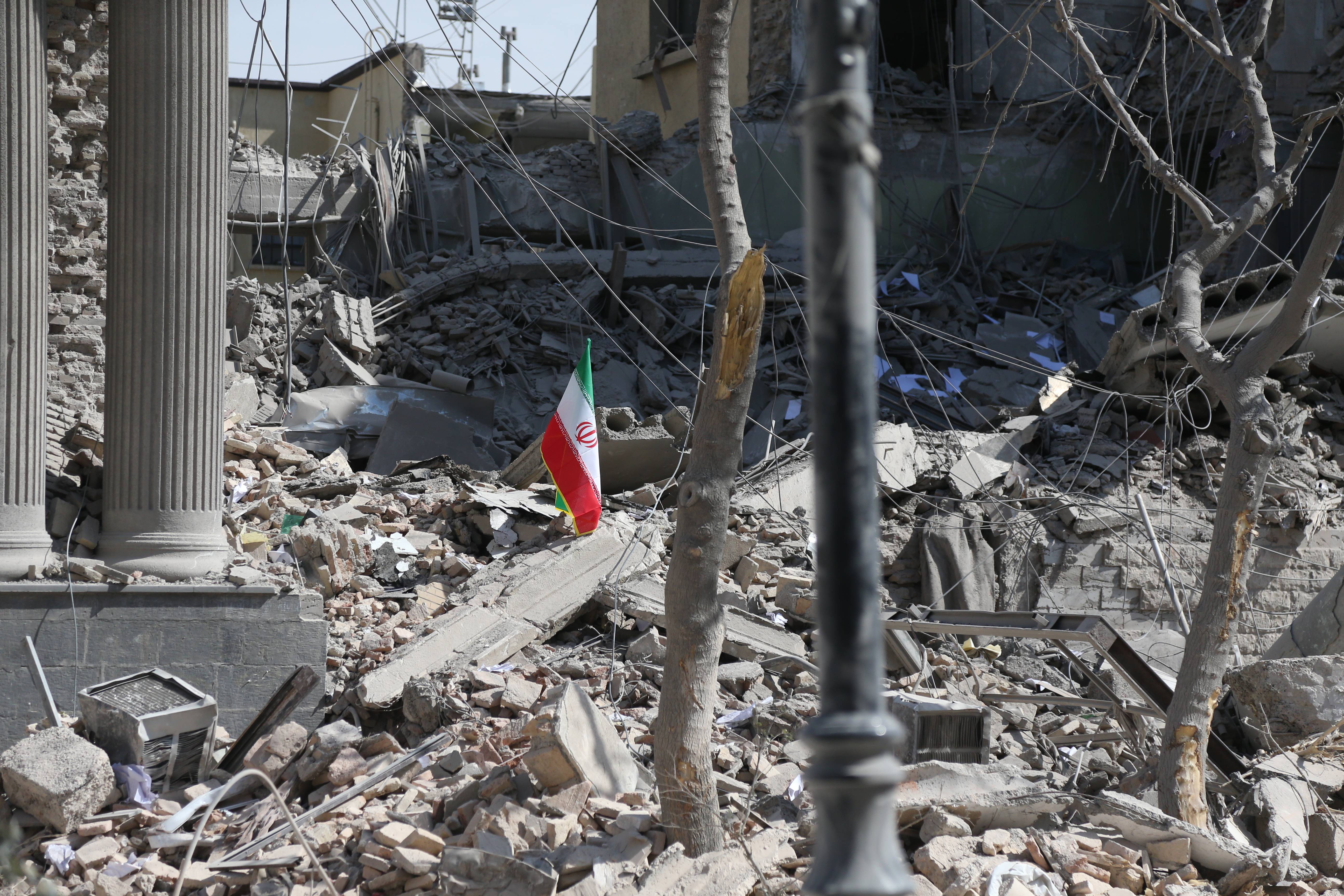 冲突进入第31天，伊朗最高领袖再发声，伊外交部称美方建议“非常极端且不合理”-华闻时空