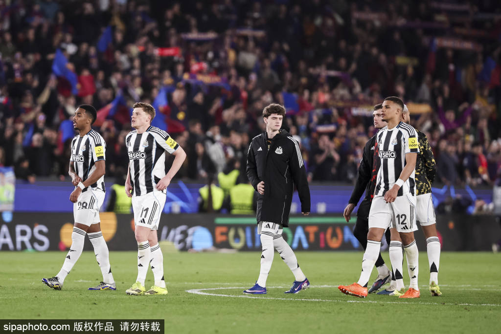 欧冠惨案！诺坎普7比2屠杀：巴塞罗那8