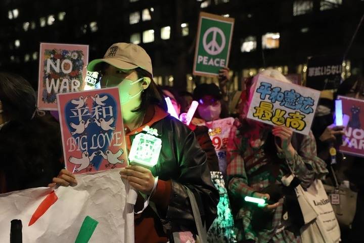 日媒批政府对强闯中国使馆事件处理失当 -华闻时空