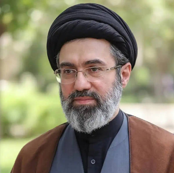 英媒宣称：伊朗最高领袖病重昏迷，已无法参与国家决策 -华闻时空