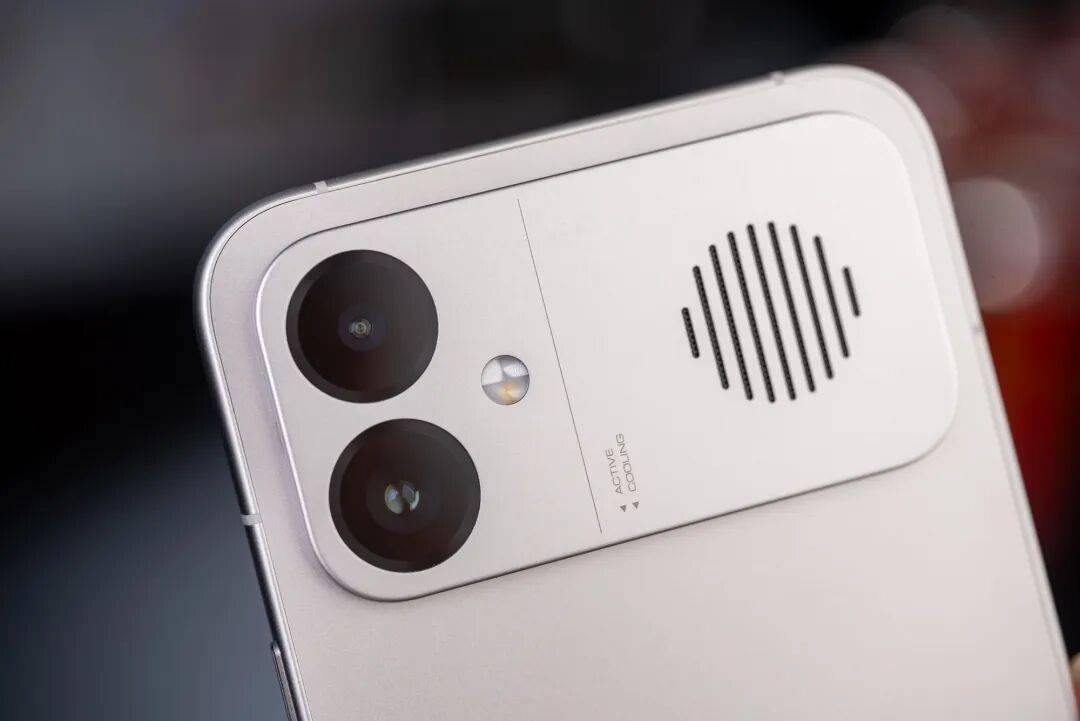 REDMI K90 Max：性能极致电竞体验无短板的中端机皇