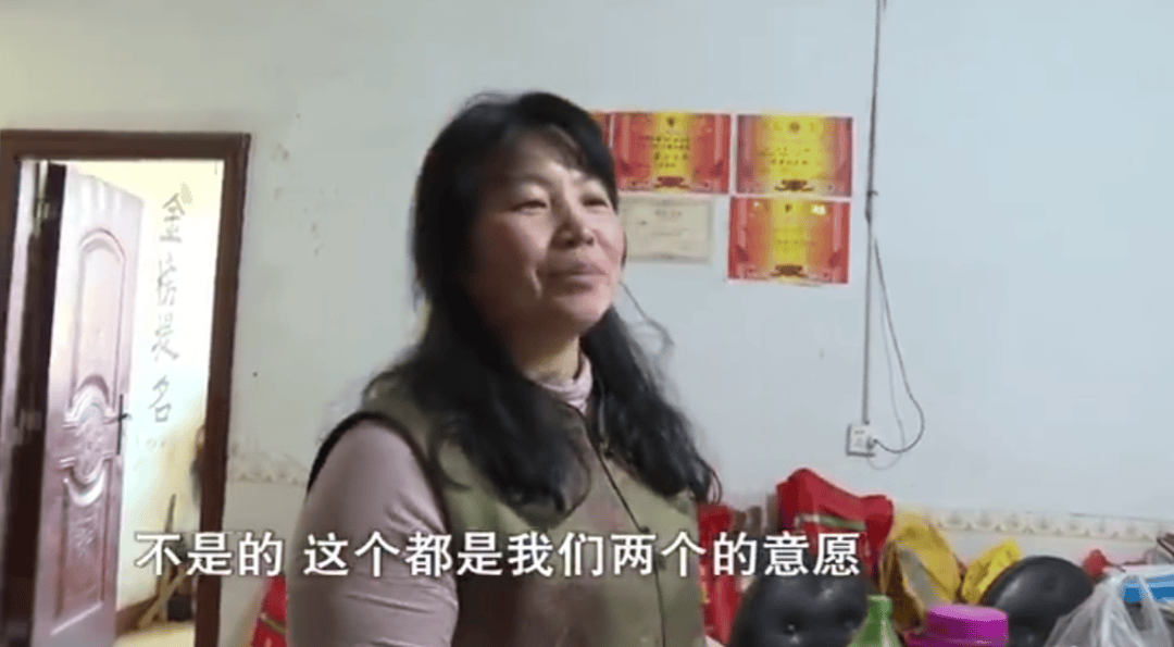 20岁小伙卖猪肉养6个弟妹，父母再生唐氏儿七弟；当地回应，有专人给他打造人设引流，网友：上午还在可怜他，现在收回同情