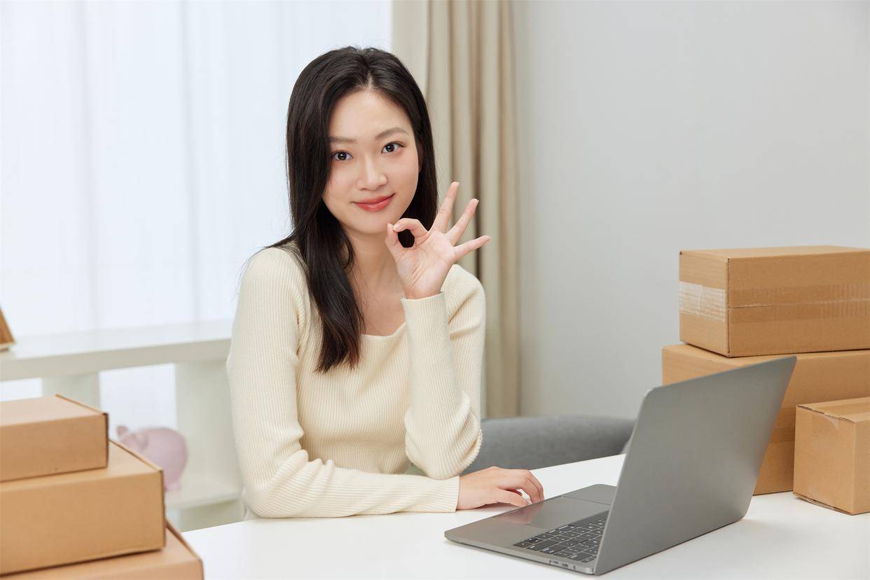 领南臻品餐厅被拍到员工用脚洗碗 回应：周