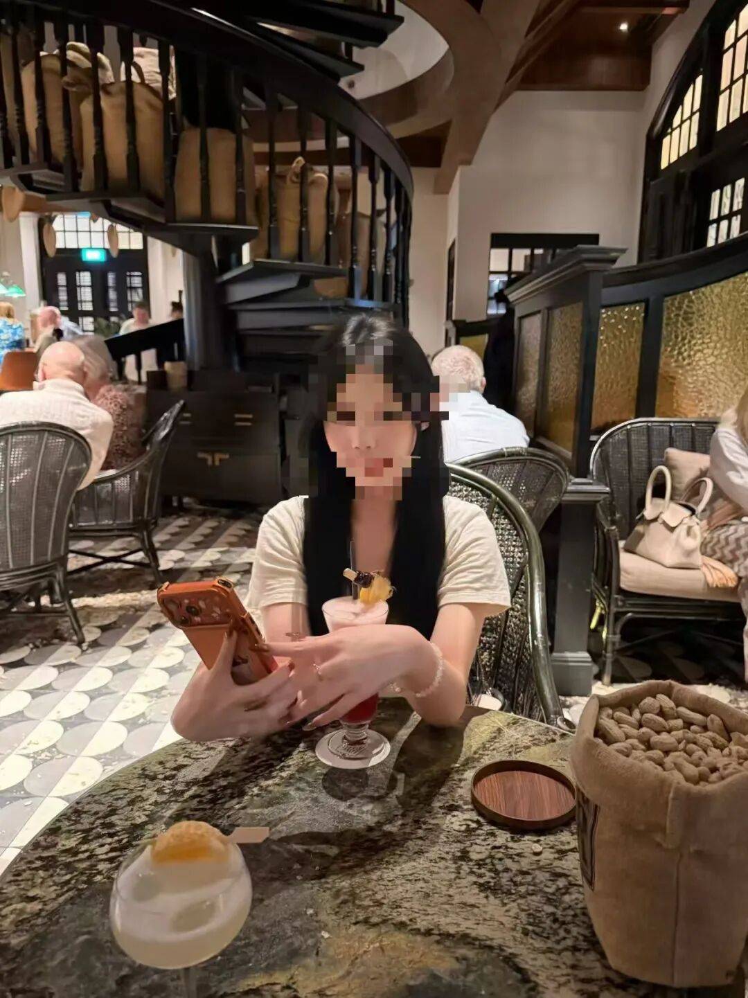 女大学生“受邀”赴泰参加泼水节，疑被转卖至缅甸电诈园区，家人付20余万元赎金后对方拒绝放人，警方已立案 -华闻时空