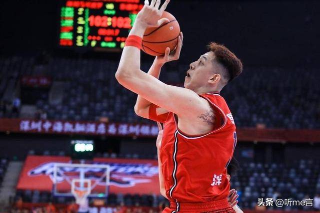 从“大闸”到“看球位”，沈梓捷的顶薪，压垮了谁？