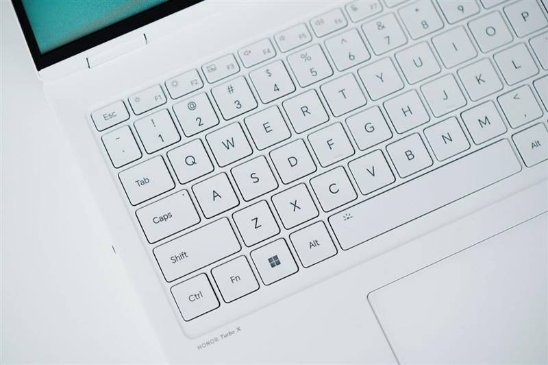 核显本竟敢卖到万元级别！荣耀MagicBook Pro16 2026全面评测：88W满血 + 92Wh续航，这可能是史上最强的核显