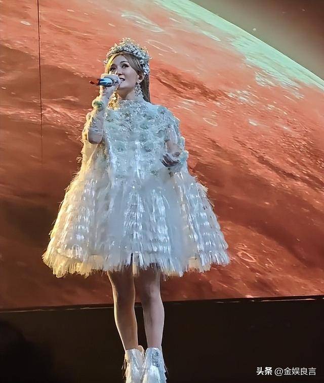 四川这夜 林志颖脸肿 李小冉双腿细长如少女 何炅现身让人泪目