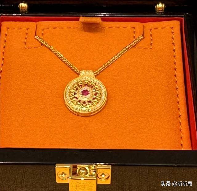 金银价格跌了！散户成韭菜接盘，避险资产为何集体翻车？