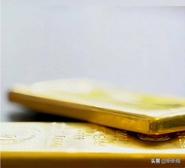 金银价格跌了！散户成韭菜接盘，避险资产为何集体翻车？