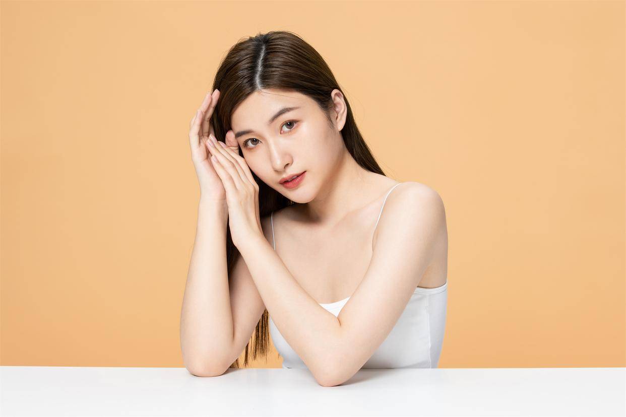 直播间里的"药酒传奇"：