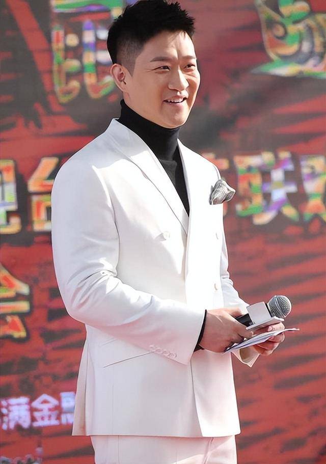 曹云金2026相声全集台词_曹云金 欺师灭祖 争议 逆袭 听云轩 相声专场 万象更新 江阴音乐厅 票价 2026巡演