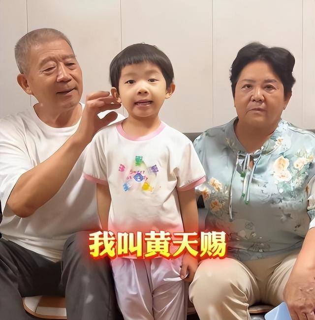 小天赐，终为父母当年的＂冲动＂买了单，年仅6岁活得不像个小孩