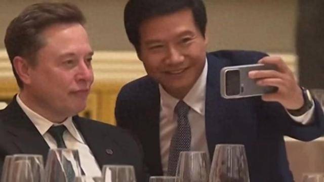 国宴C位是一个中国女人!夹在马斯克库克之间,全在问:她凭什么