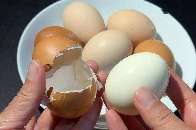 调查发现：早上经常吃鸡蛋的老人，过不了多久，身体或有5个改善