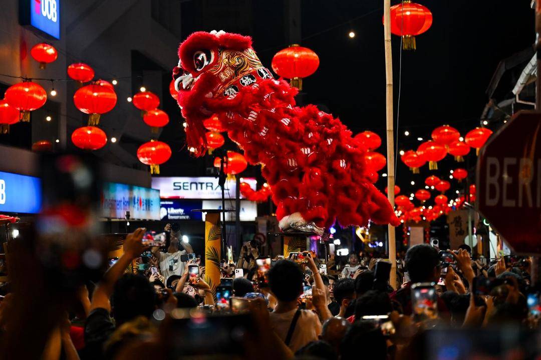 中国年轻人重新定义出境游“看世界” -华闻时空